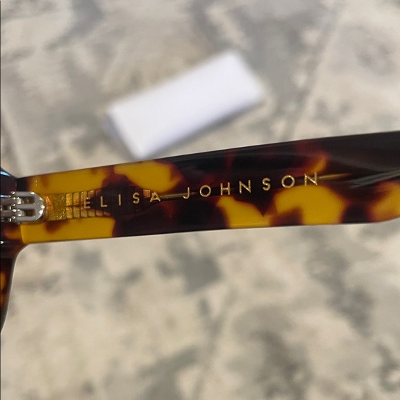 Tortoise Sunglasses - Picture 4 of 6